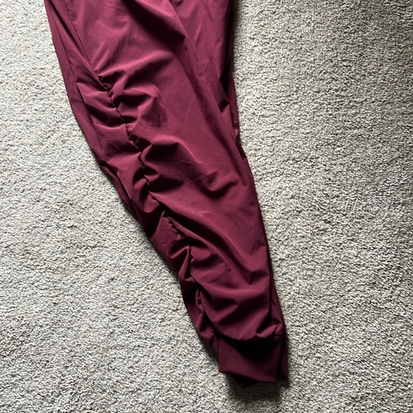 MARIKA Tyra Jogger Size Medium Pants Red/Wine Pockets Cuffed Ankles Drawstring - Picture 15 of 16